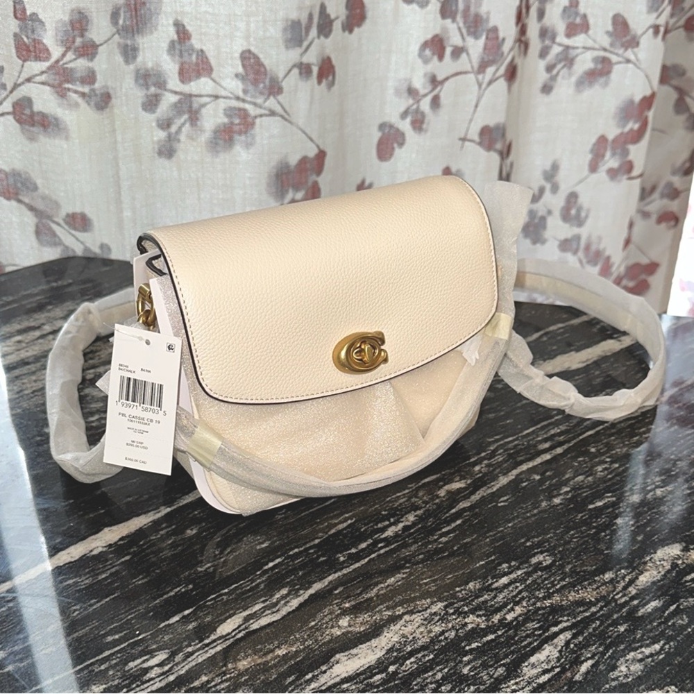 Coach Cassie crossbody 19 NWT